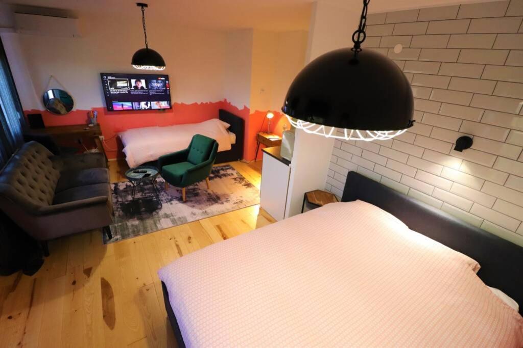 Room Emma,Between Bus And Train Station,Netflix,Speed Wi-Fi 자그레브 외부 사진