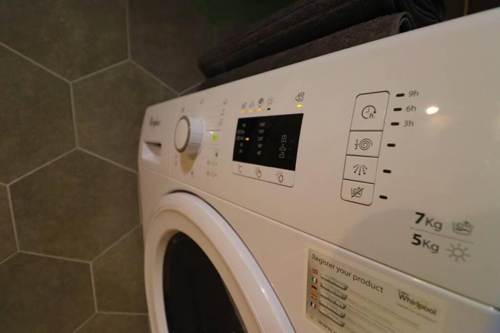 Room Emma,Between Bus And Train Station,Netflix,Speed Wi-Fi 자그레브 외부 사진